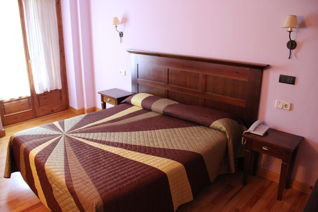 Hotel Rantiner Taull Bagian luar foto